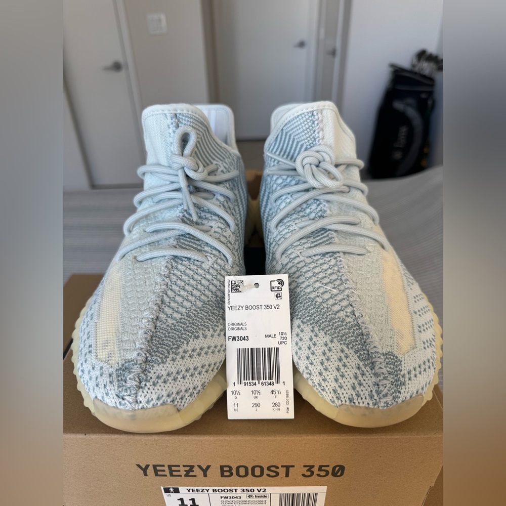 Adidas Yeezy Boost 350 V2 / Size 11